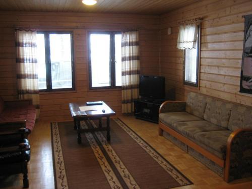 2 bedrooms, 5 beds