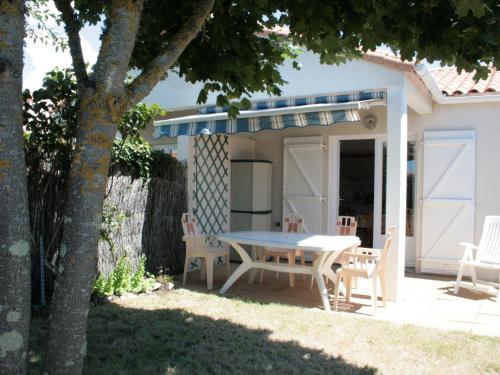 Maison La Tranche-sur-Mer, 3 pièces, 4 personnes - FR-1-22-209 - Location saisonnière - La Tranche-sur-Mer