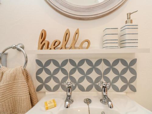 Pond Cottage - image 9