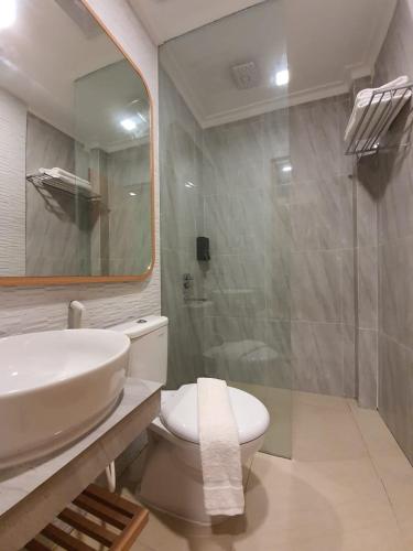 Muara Hotel Bukittinggi Room Type - Grand Deluxe Twin Balcony	