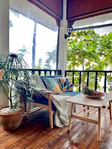 BEACH BUNGALOW - OUTDOOR net on the beach - Working Desk near Dusit Dhewa - Samui Cultural Center and Fine Art of South East Asia
