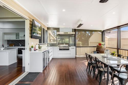 Elegant, Stunning & Central! East Side Gem!, Toowoomba (fotografie 4)