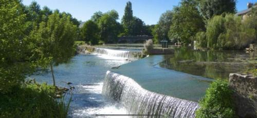 Le Repos Poitevin Studio Atypique - Tap to explore photos