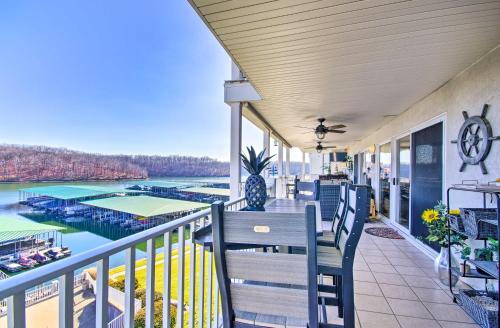 Large Condo with Balcony and Stunning Lake Views!