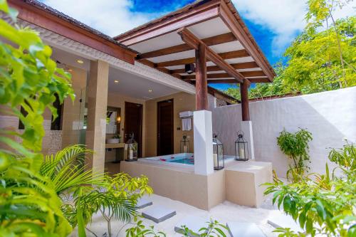 Deluxe Sunset Beach Villa with Private Pool image 9