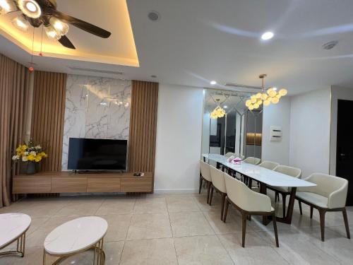 Homestay Vinhomes Dcapital 119 Tran Duy Hung 