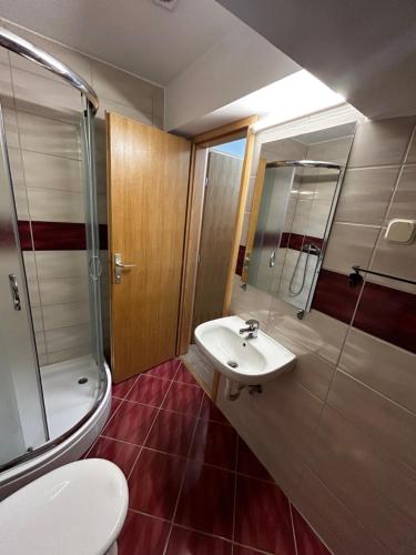 4 twin beds