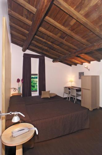 2 twin beds