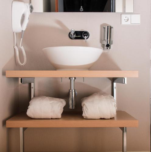 Amadi Panorama Hotel - image 13