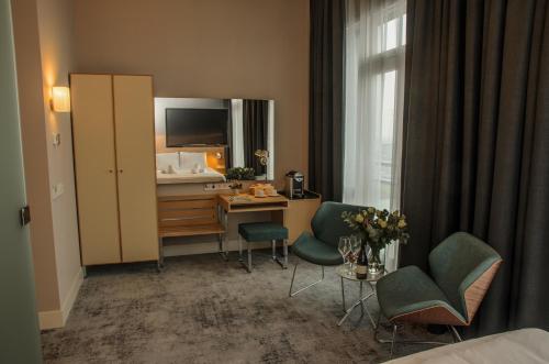 Amadi Panorama Hotel - image 12