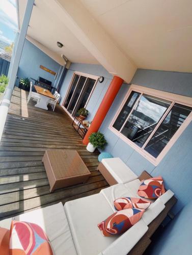 Oasis on the Hawkesbury - Water Views in Ku-Ring-Gai