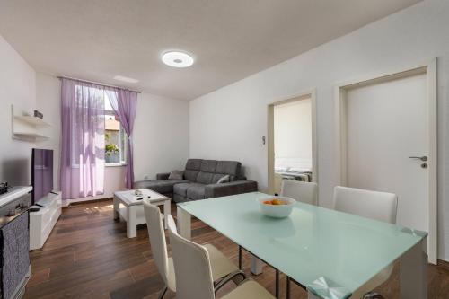 Apartment image 4
