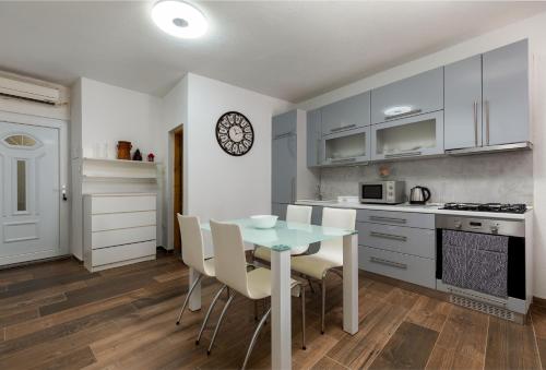 Apartment image 2