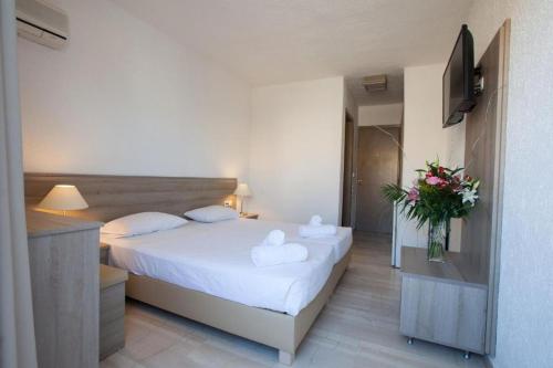 Apollon Hotel - image 10
