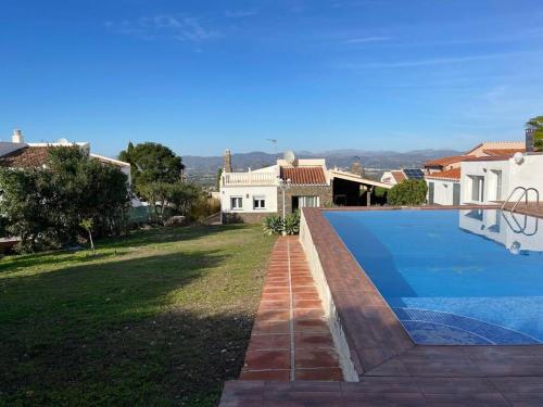 Villa preciosa cerca de la playa al lado de la montaña