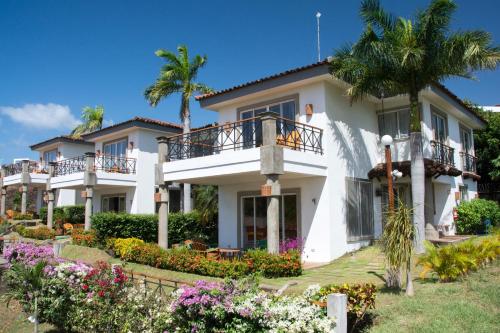 Bahia Del Sol Villas & Condominiums