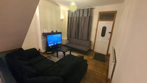 Spacious 2 Bedroom Home in Birmingham, Birmingham (photo 9)
