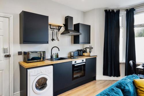 Picture of Stylish Modern Apartment Near The City Centre For Up To 4 People