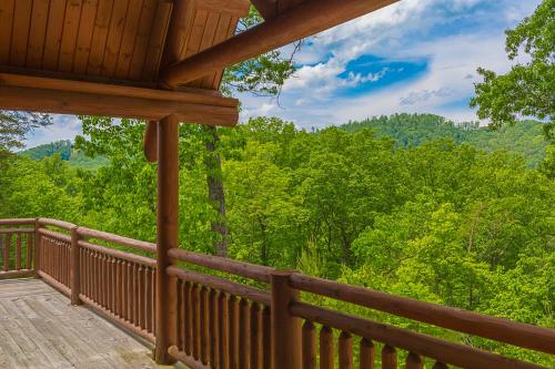 Natures Paradise 4 Bedroom Fireplace Sleeps 14 - main image