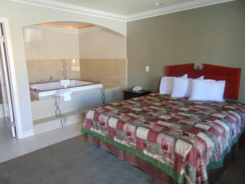 West Coast Motel Santa Ana – Santa Ana, CA