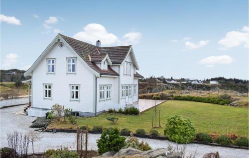 Four-Bedroom Holiday Home