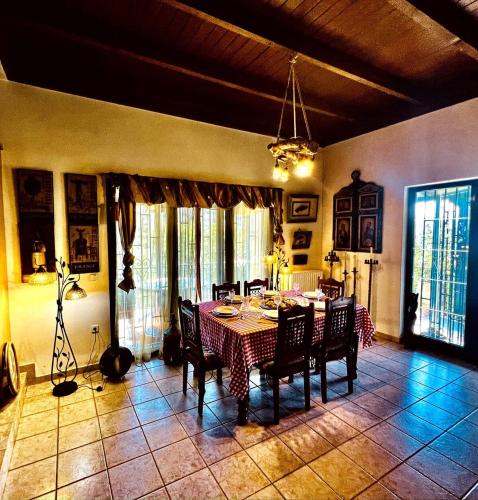 Iekārtas, Estate Tsiati - Κτήμα Τσιάτη (Estate Tsiati - Κτημα Τσιατη) in Pirgiotika (Argolis)