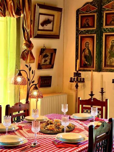 Iekārtas, Estate Tsiati - Κτήμα Τσιάτη (Estate Tsiati - Κτημα Τσιατη) in Pirgiotika (Argolis)