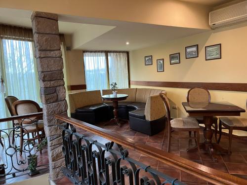 Restaurante, HOTEL BOLYARI in Veliko Tarnovo City Center