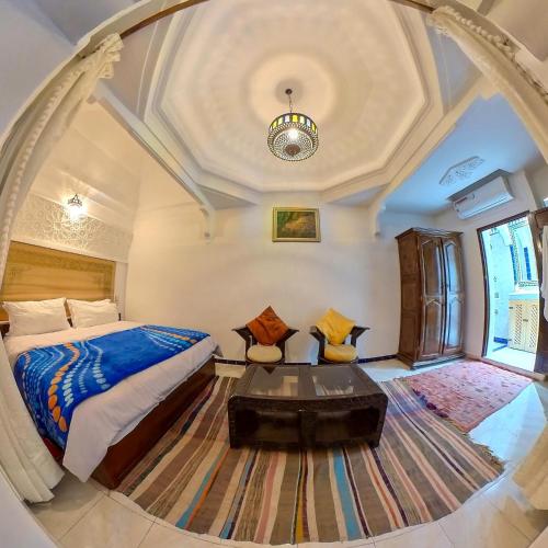 room detail thumbnail 1