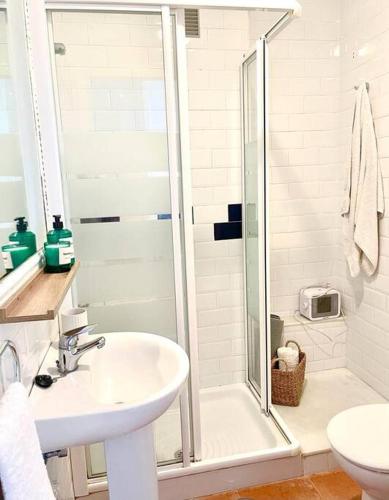 Two-Bedroom Apartment image 5