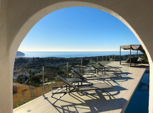 Erkély/terasz, Casa Vida, your villa with panoramic sea views in Moraira. in Benimeit