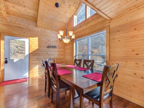 Roberts Retreat in Dandridge, USA