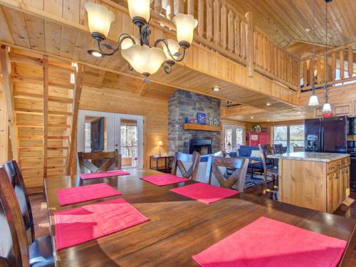 Roberts Retreat in Dandridge, USA
