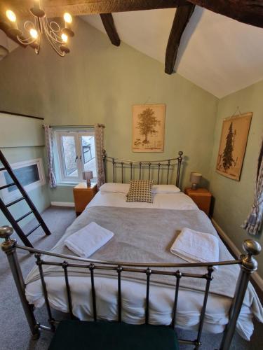 Super Lake District Cottage in Heart of Kendal 3 Double Beds 5