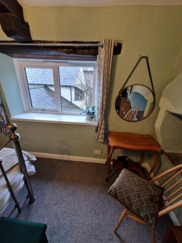 Super Lake District Cottage in Heart of Kendal 3 Double Beds 4