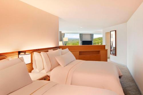 Deluxe (4 BEDS), 1 Bedroom Bi-level Loft, Mountain view