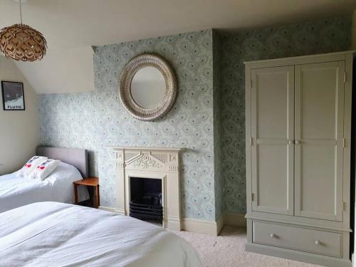 Peacock cottage- Two bedroom country cottage. in Slebech
