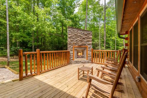 Fire in the Sky, 5BRs, New Build, Hot Tub, Pool Access, Sleeps 12