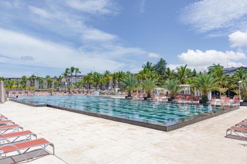 Swimming pool, Terrou-Bi in Dakar