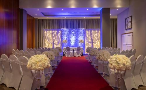 Clayton Hotel Belfast - image 5