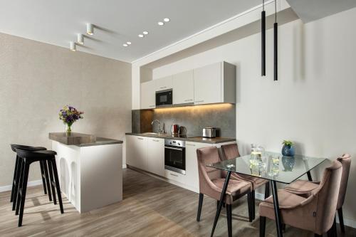 Mamaison Residence Sulekova - image 9