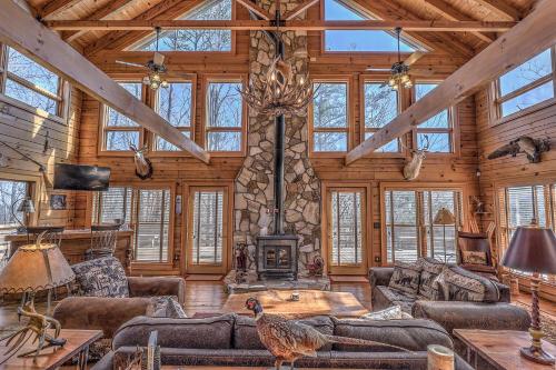 Blue Ridge Bliss- Spacious Cabin, Pets, Hot Tub!