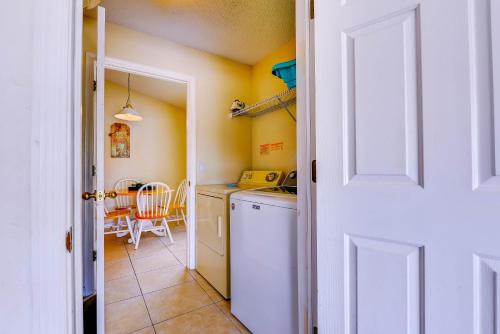 Fascinating Lake View With Private Pool And Game-Room, Near Disney!! Fascinating Lake View With Private Pool And Game-Room, Near Disney!!