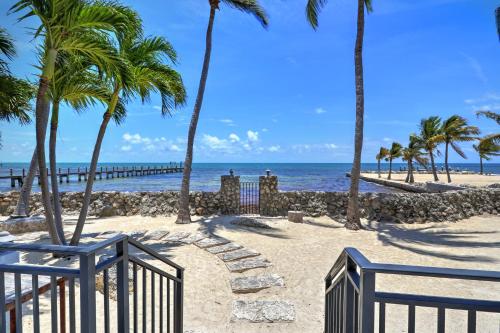 Luxury beachfront home with pool in Islamorada home in Lower Matecumbe Beach, USA