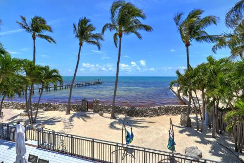 Luxury beachfront home with pool in Islamorada home in Lower Matecumbe Beach, USA