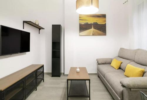 Fantastic apartment in the heart of Alicante - Quiet courtyard side 3