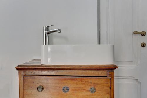 Charming Colosseum - image 7