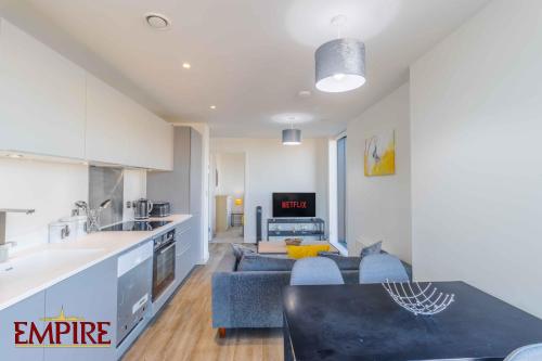 Stylish 2 Bed Apartment on Broad Street!, Birmingham (photo 6)