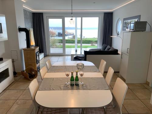 Fischerhus mit Boot,Sauna und Kamin je Seite in Hohen Viecheln