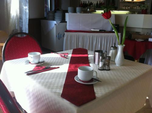 Cityhotel Amadeus - image 6
